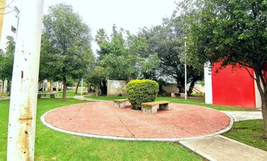 Departamento en renta semiamueblado en Toluquilla