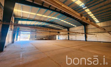 Se VENDE ALMACEN en SAN VICENTE - Frente a Carretera