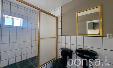 Se VENDE ALMACEN en SAN VICENTE - Frente a Carretera