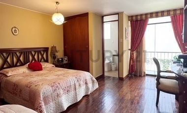 Amplia casa en Venta Cayma