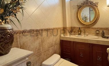 Amplia casa en Venta Cayma