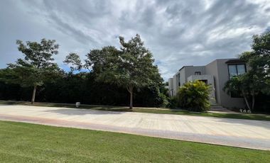 Terreno en venta  Privada Oasis Yucatán Country Club