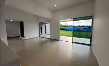 Casa campestre en arriendo sector Aeropuerto