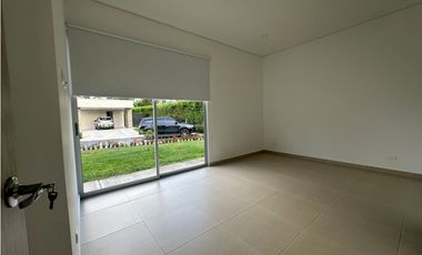 Casa campestre en arriendo sector Aeropuerto