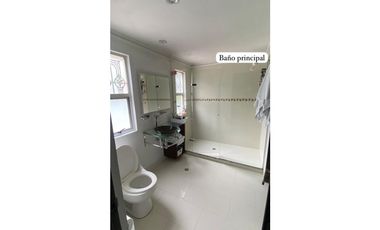 VENDO CASA DE TRES NIVELES EN POBLADO - LAS PALMAS