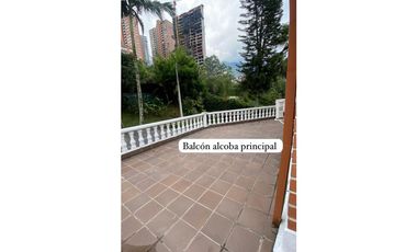 VENDO CASA DE TRES NIVELES EN POBLADO - LAS PALMAS