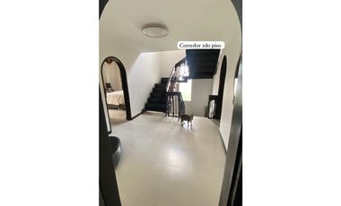 VENDO CASA DE TRES NIVELES EN POBLADO - LAS PALMAS