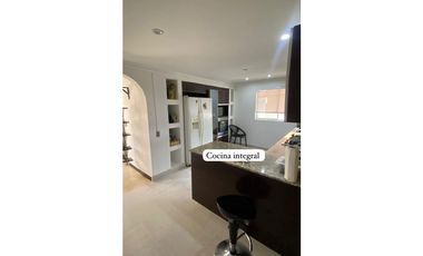 VENDO CASA DE TRES NIVELES EN POBLADO - LAS PALMAS