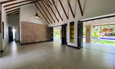 CASA CAMPESTRE EN ARRIENDO EN VILLAVICENCIO