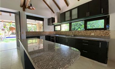 CASA CAMPESTRE EN ARRIENDO EN VILLAVICENCIO