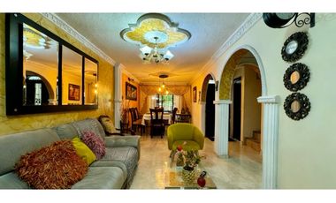 Casa en venta | 3 pisos con terraza - Poblado Comfaunión Palmira Valle