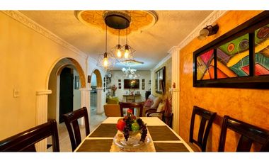 Casa en venta | 3 pisos con terraza - Poblado Comfaunión Palmira Valle