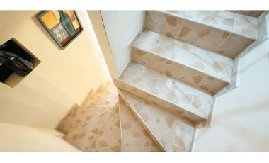 Casa en venta | 3 pisos con terraza - Poblado Comfaunión Palmira Valle