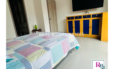 SE ARRIENDA CASA MEDIANERA EN UNIDAD ABIERTA