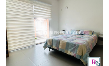 SE ARRIENDA CASA MEDIANERA EN UNIDAD ABIERTA