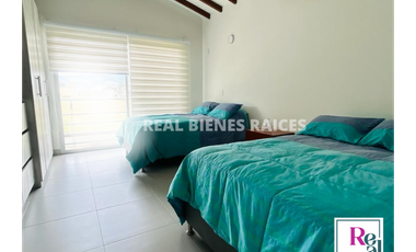 SE ARRIENDA CASA MEDIANERA EN UNIDAD ABIERTA