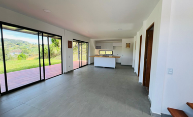 Casa campestre vende cambio- sector cuchillas-Santuario