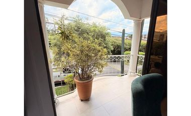 Venta casa Los Balsos . 2 Niveles Vive la exclusividad en El Poblado