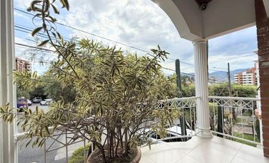 Venta casa Los Balsos . 2 Niveles Vive la exclusividad en El Poblado