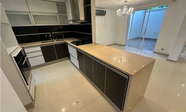 CASA SECTOR LA CASTELLANA EN ARRIENDO