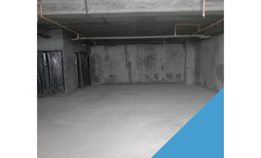 CENTRO COMERCIAL VILLA LUCRE / 142M / SOBRE VIA PRINCIPAL / PISO MEDIO