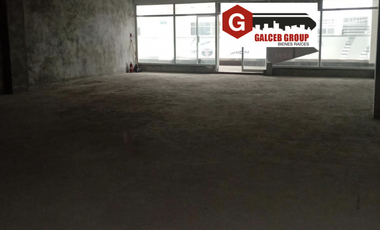 CENTRO COMERCIAL VILLA LUCRE / 142M / SOBRE VIA PRINCIPAL / PISO MEDIO