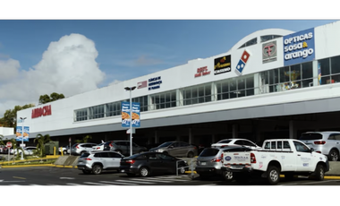 CENTRO COMERCIAL VILLA LUCRE / 342M / SOBRE VIA PRINCIPAL / PISO MEDIO