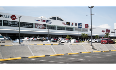 CENTRO COMERCIAL VILLA LUCRE / 342M / SOBRE VIA PRINCIPAL / PISO MEDIO