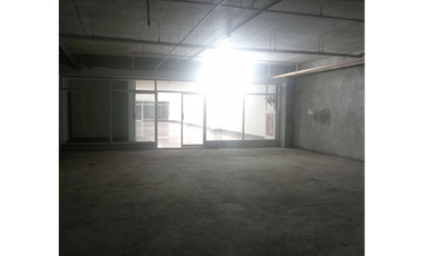 CENTRO COMERCIAL VILLA LUCRE / 342M / SOBRE VIA PRINCIPAL / PISO MEDIO