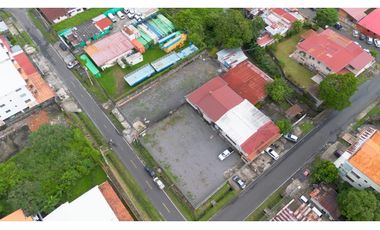 SE VENDE TERRENO EN PARQUE LEFEVRE