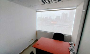 ALQUILER OFICINA AMOBLADA CON DIVISIONES Y BAÑO A PASOS DE VA