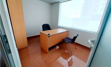 ALQUILER OFICINA AMOBLADA CON DIVISIONES Y BAÑO A PASOS DE VA ESPAÑA