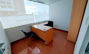 ALQUILER OFICINA AMOBLADA CON DIVISIONES Y BAÑO A PASOS DE VA ESPAÑA