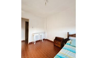 Venta departamento 3 dormitorios con cochera calle Peron