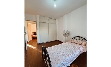 Venta departamento 3 dormitorios con cochera calle Peron