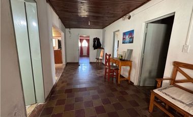 Vendo Casa con Amplio Terreno en Concepción del Uruguay, Entre Ríos