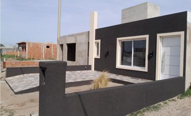 VENTA CASA 2 DORMITORIOS A ESTRENAR - ARGUELLO