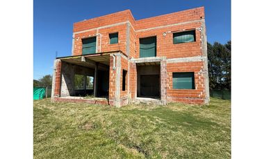Casa en Construcción en barrio Altos de Brandsen