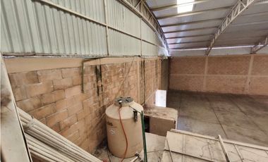 BODEGA Y LOCAL COMERCIAL  EN RENTA, GUSTAVO DIAZ 700m2,SAHUAYO MICH.