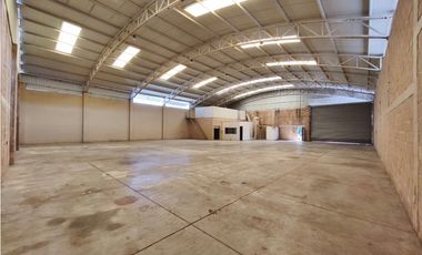 BODEGA Y LOCAL COMERCIAL  EN RENTA, GUSTAVO DIAZ 700m2,SAHUAYO MICH.
