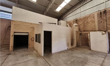 BODEGA Y LOCAL COMERCIAL  EN RENTA, GUSTAVO DIAZ 700m2,SAHUAYO MICH.