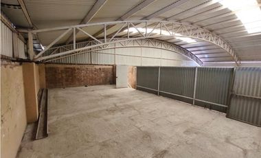 BODEGA Y LOCAL COMERCIAL  EN RENTA, GUSTAVO DIAZ 700m2,SAHUAYO MICH.