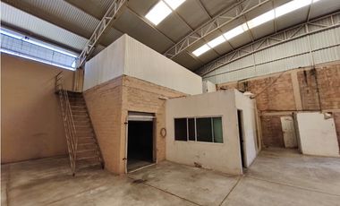BODEGA Y LOCAL COMERCIAL  EN RENTA, GUSTAVO DIAZ 700m2,SAHUAYO MICH.