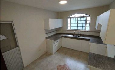 Vendo casa ALBORADA 13AVA ETAPA