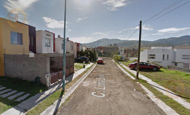 Casa en condominio en Col. Loma Larga a 15 min. de C.U. Morelia, Michoacán.