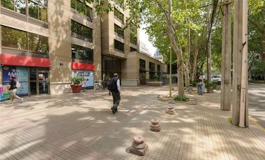 Oficina en Venta en Apoquindo / Metro el Golf