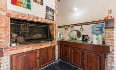 Casa en Venta en José Mármol.