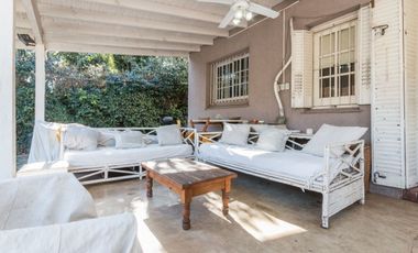 Casa en Venta en José Mármol.