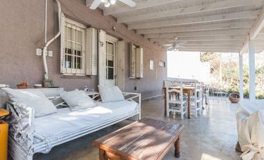 Casa en Venta en José Mármol.