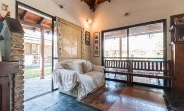 Casa en Venta en José Mármol.